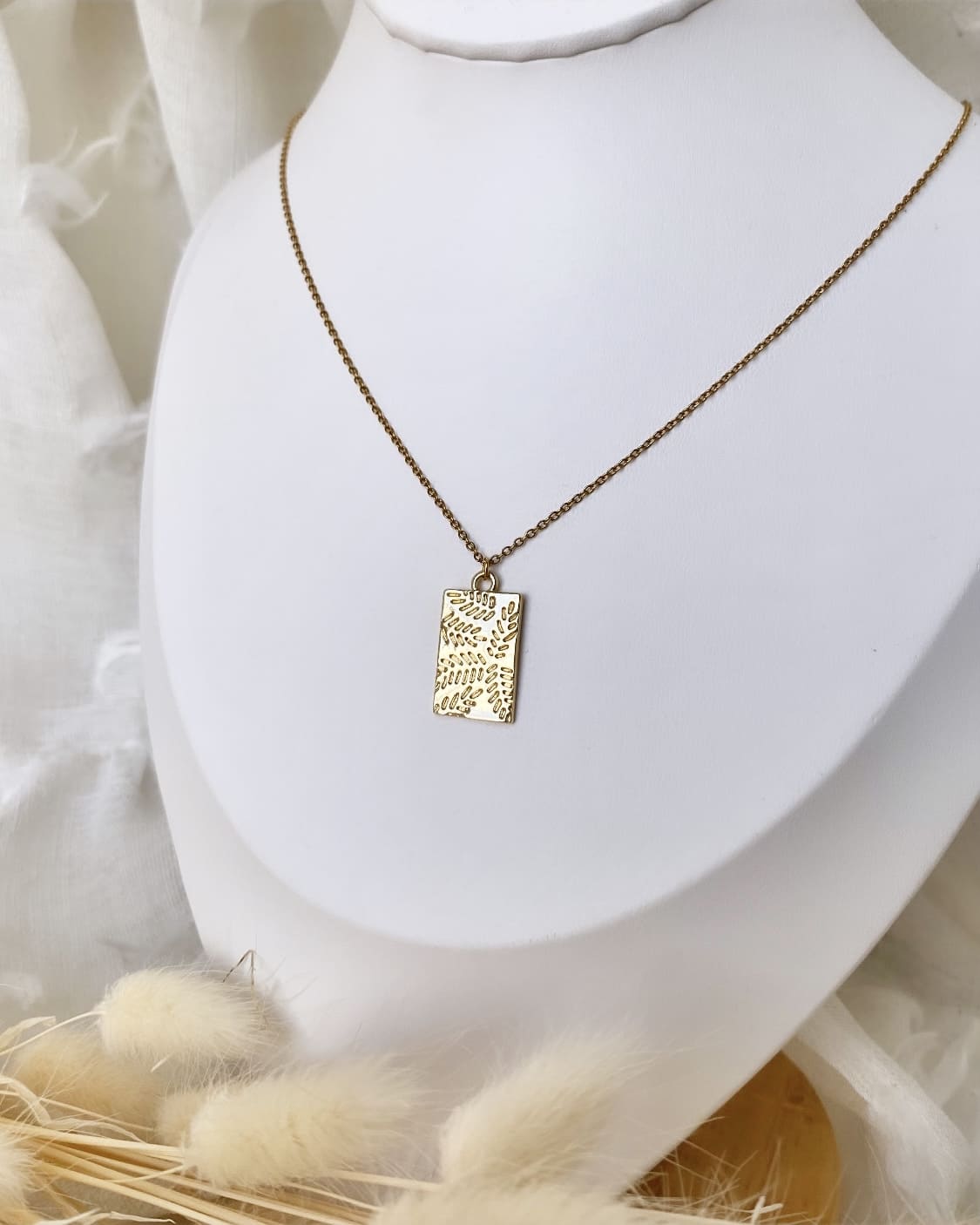 Collier médaille MYRTILLE